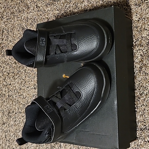 JORDAN MAX AURA 3 (TD) - Picture 4 of 4
